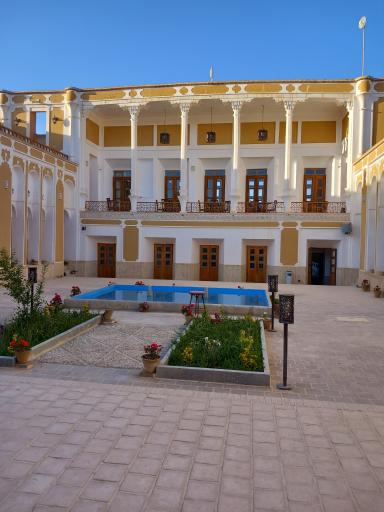 عکس عمارت قجری