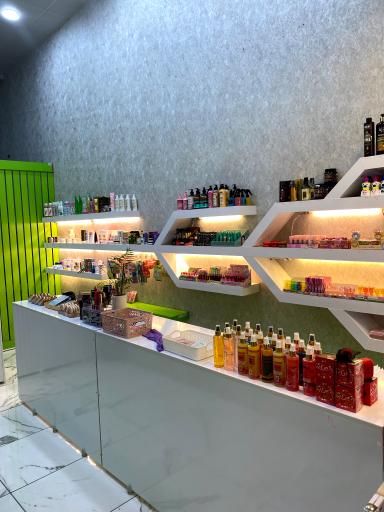 عکس فروشگاه آرایشی پاریس