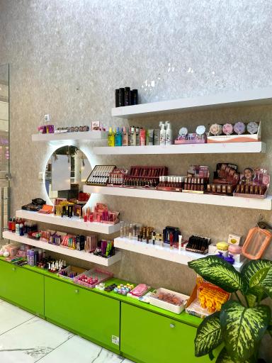 عکس فروشگاه آرایشی پاریس