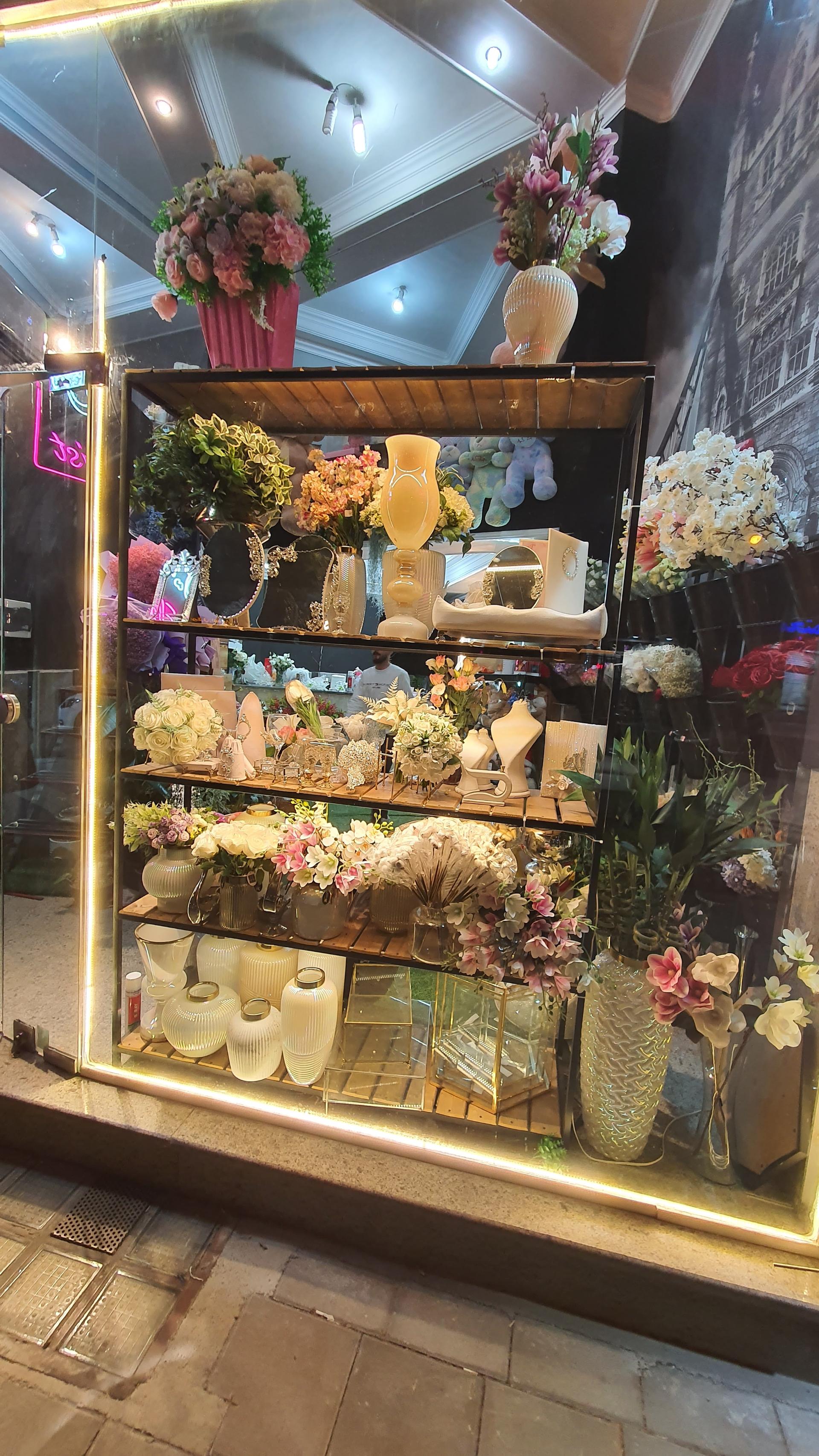 عکس گل فروشی آنیل