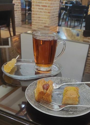 عکس کافه رستوران میعاد