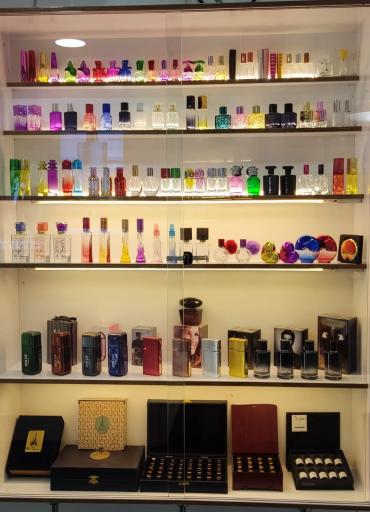 عکس پخش عطر لانکوم