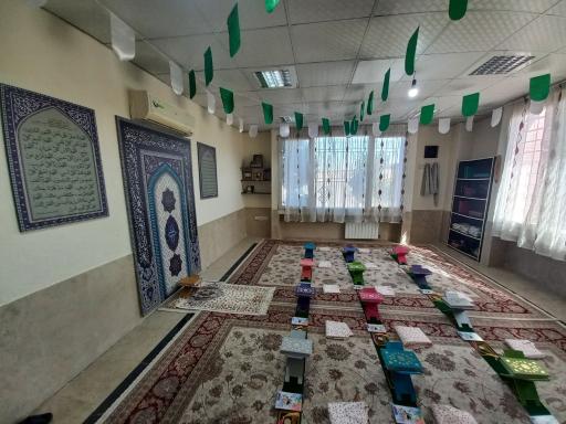 عکس دبیرستان غیردولتی دخترانه دوره اول آوید