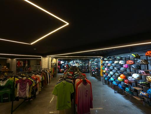 عکس فروشگاه دوچرخه کاپیتان 