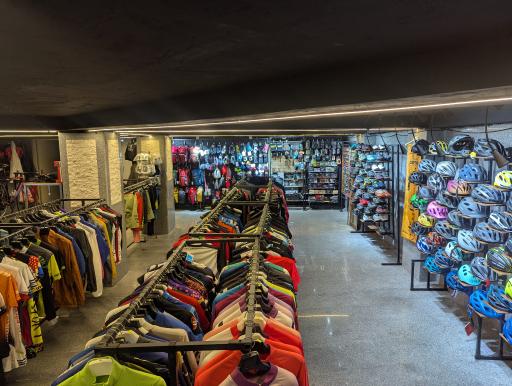 عکس فروشگاه دوچرخه کاپیتان 