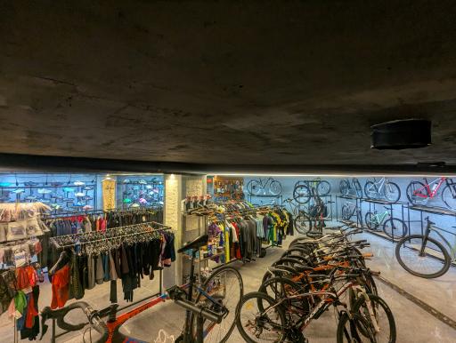 عکس فروشگاه دوچرخه کاپیتان 