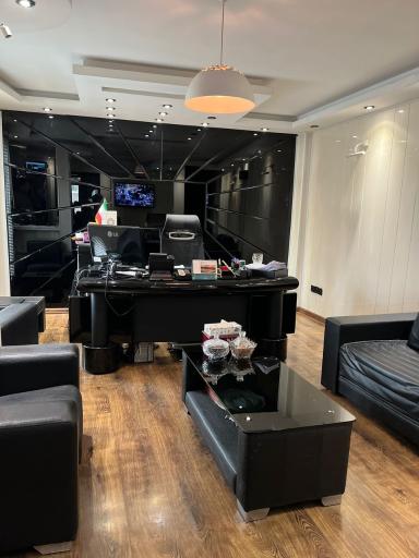 عکس قالیشویی بانو