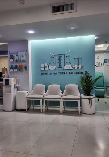 عکس آزمایشگاه پاتوبیولوژی نارون