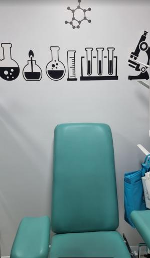 عکس آزمایشگاه پاتوبیولوژی نارون