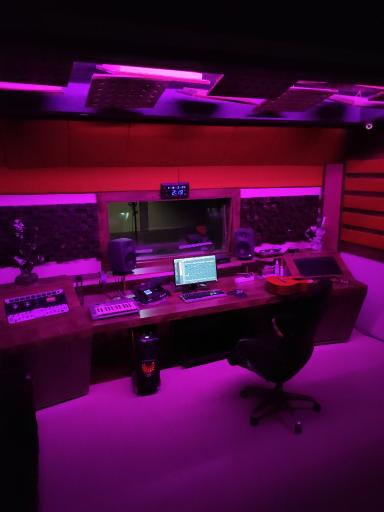 عکس استدیو موسیقی و خوانندگی مشهد