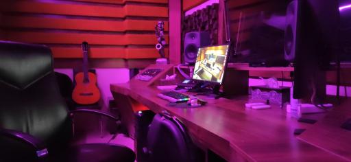 عکس استدیو موسیقی و خوانندگی مشهد