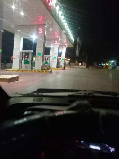 عکس جایگاه سوخت اختصاصی کاج 