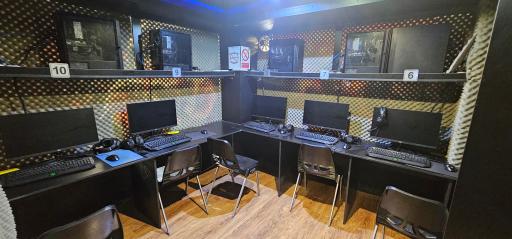 عکس مجموعه گیم هاوس (فروشگاه و گیم نت)