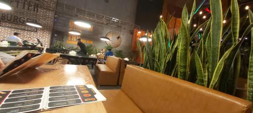 عکس برگرهای تخصصی لاویا