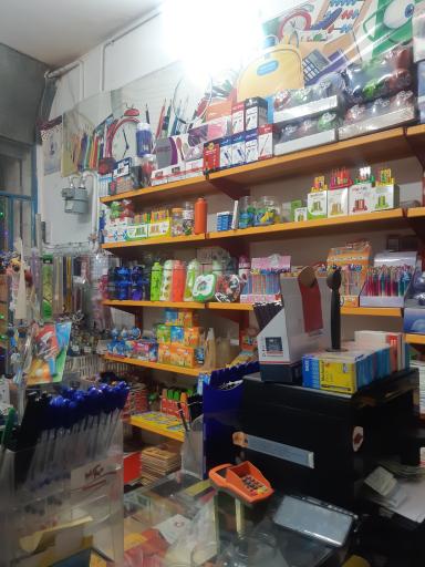 عکس لوازم تحریر دانش