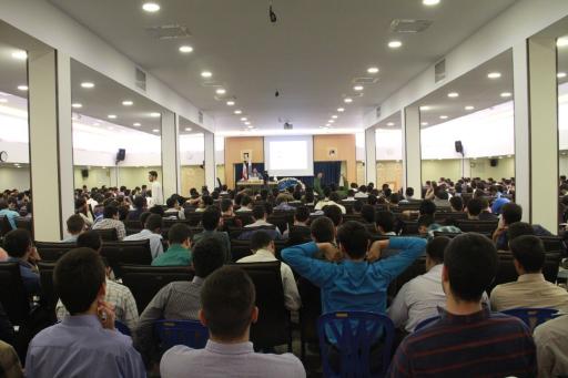 عکس سالن امتحانات دانشگاه امام صادق علیه السلام 