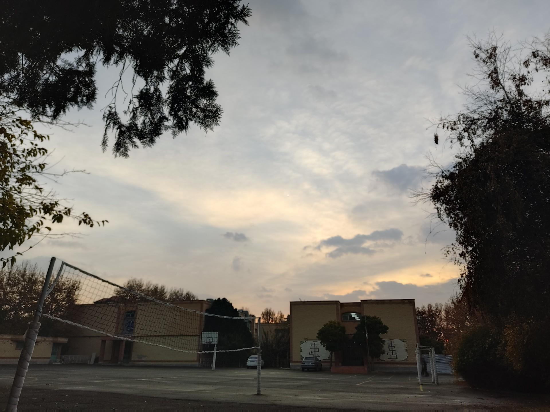 عکس هنرستان فنی حرفه ای دخترانه تهذیب