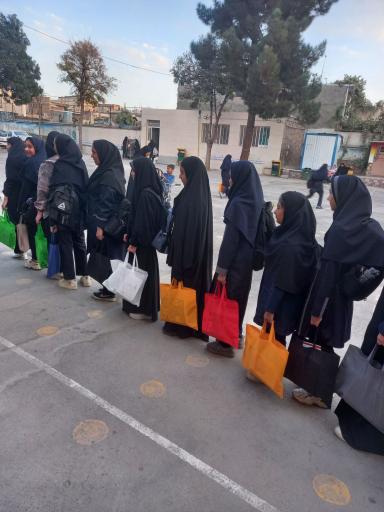 عکس دبیرستان حضرت معصومه و دبستان هاجر