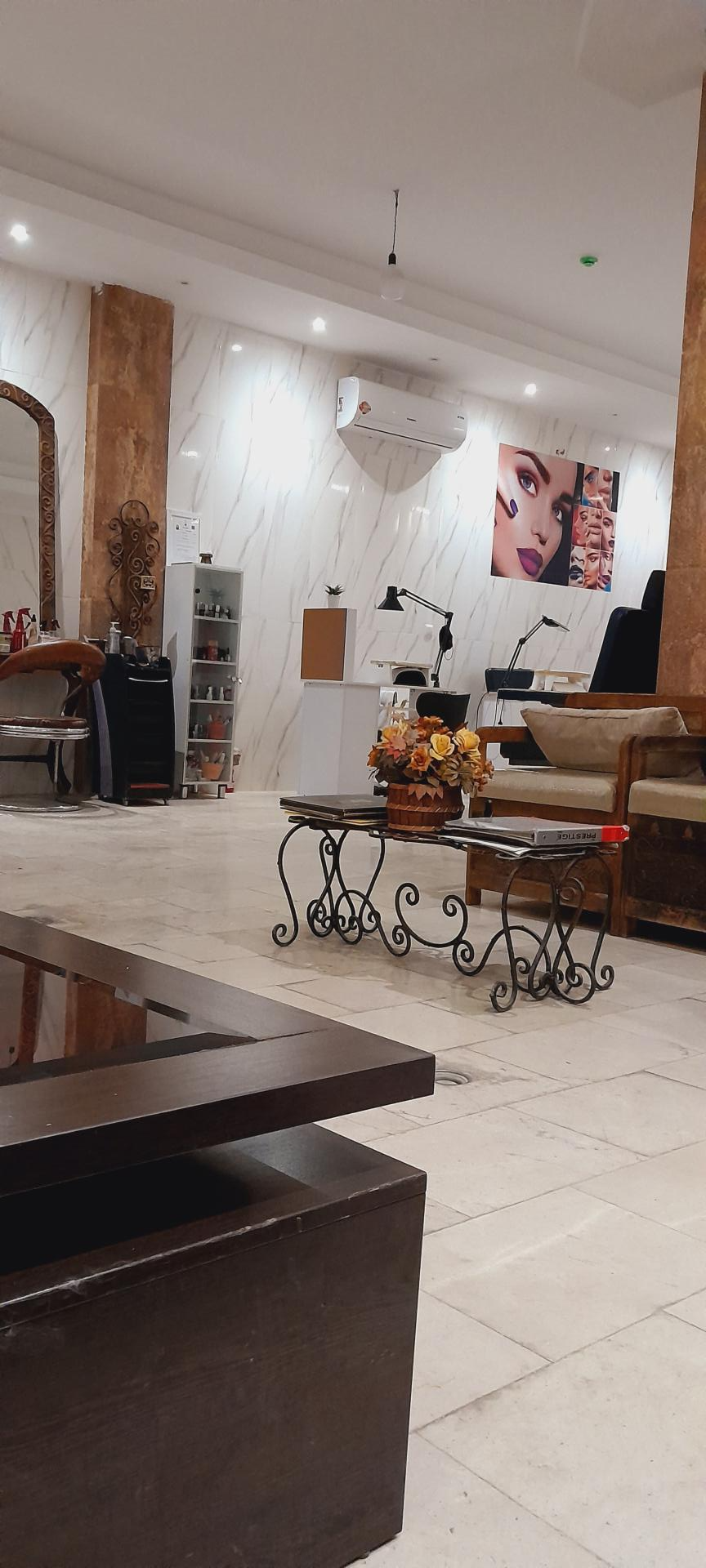 عکس سالن زیبایی آیناز