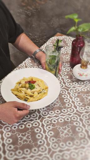 عکس کافه واروژ