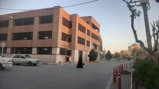 عکس پارکینگ طبقاتی شهید چمران