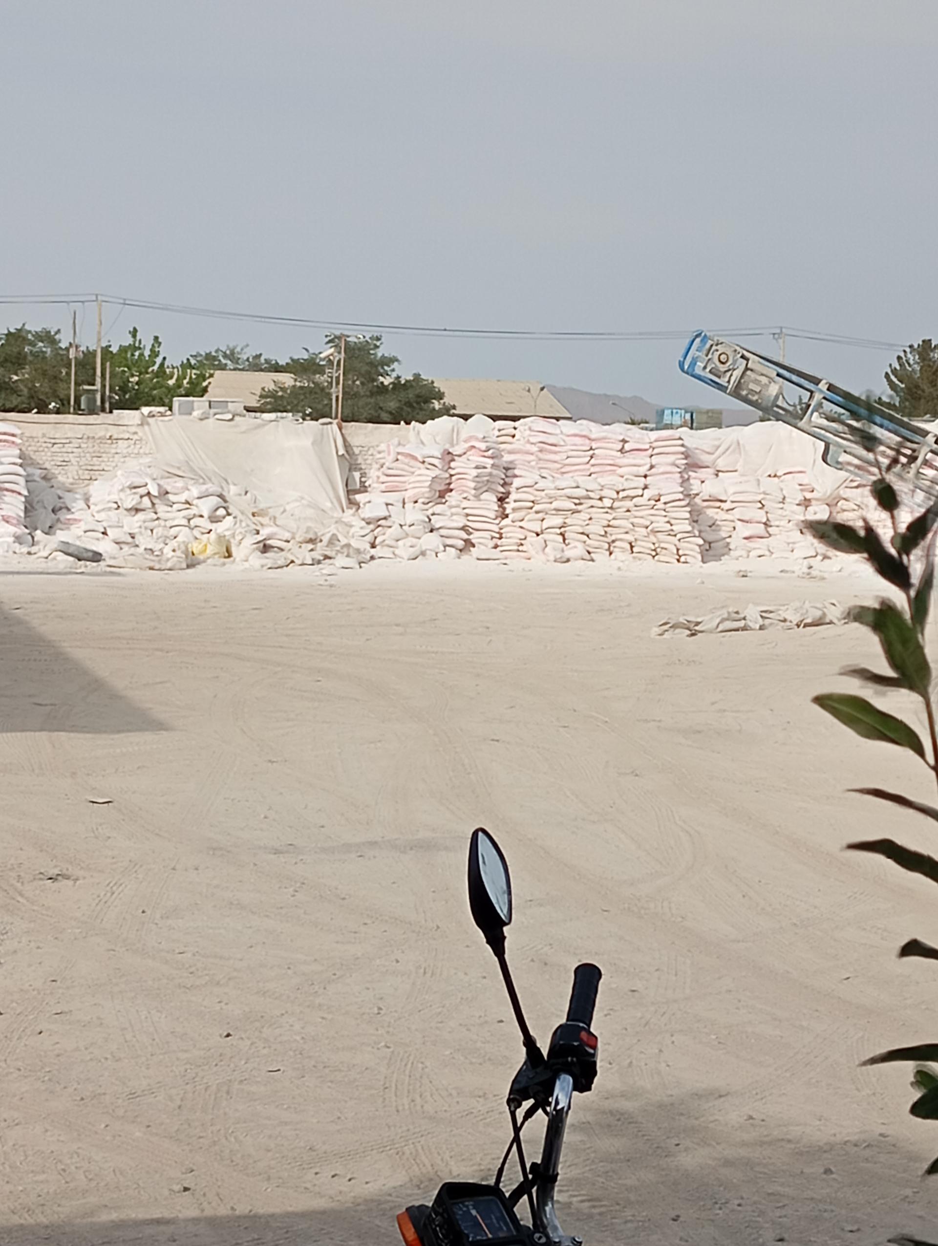 عکس گروه تأمین مصالح ساختمانی علیزاده 