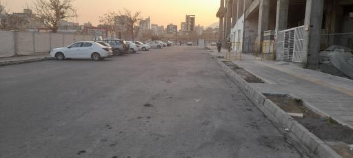 عکس پارکینگ مرکز خرید آفتاب