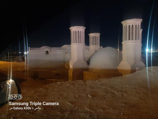 عکس کاروانسرای تاریخی حجت آباد