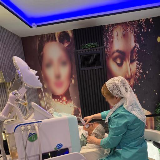 سالن زیبایی  و مراقبت پوستی مانیا