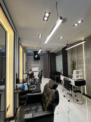 سالن زیبایی  و مراقبت پوستی مانیا