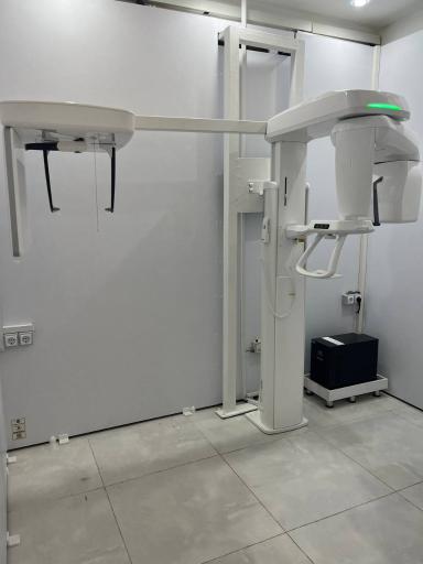 عکس رادیولوژی دکتر فاطمه عباسی (دهان، فک و صورت)