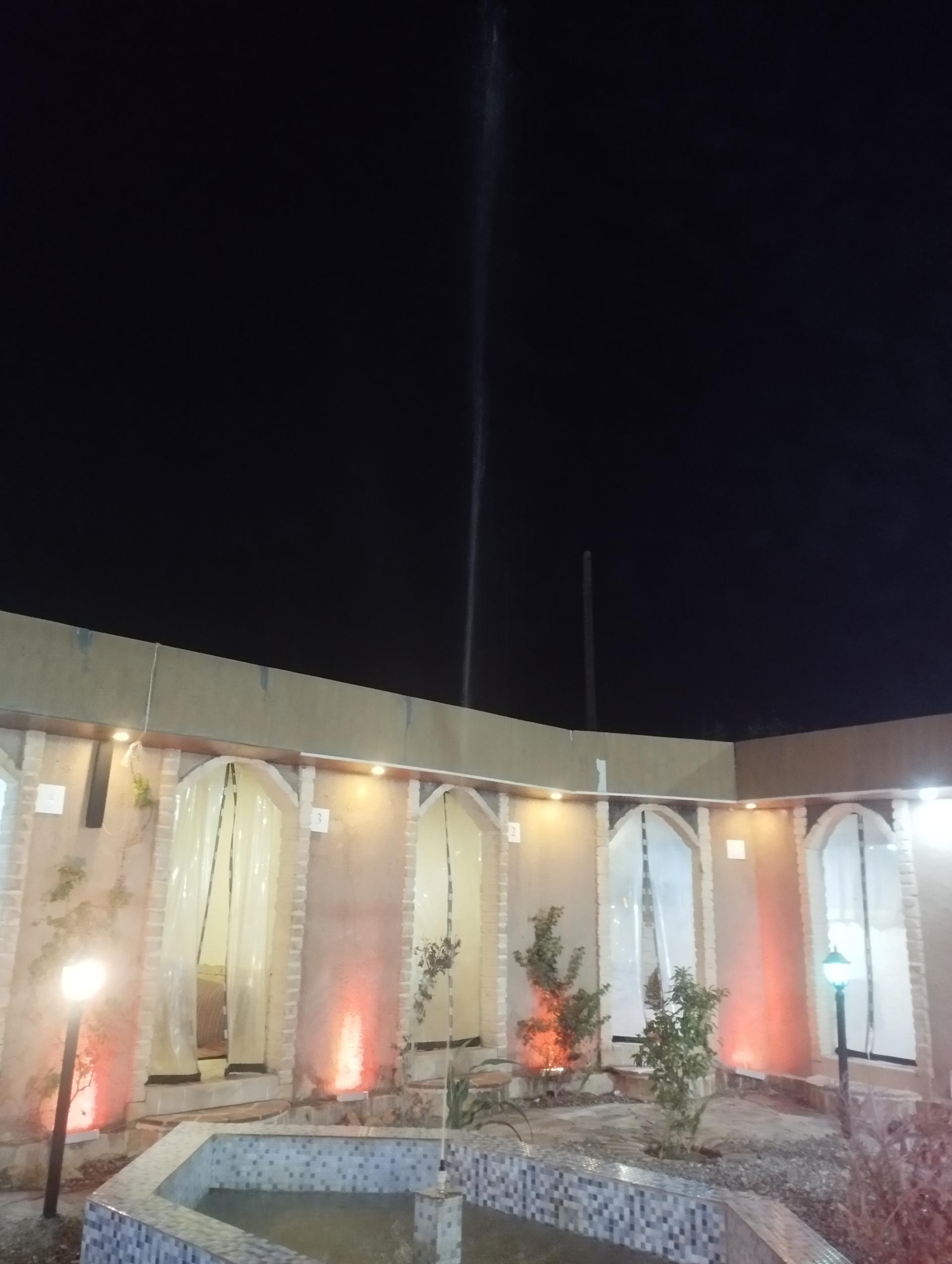 عکس سفره خانه سنتی شب نشین