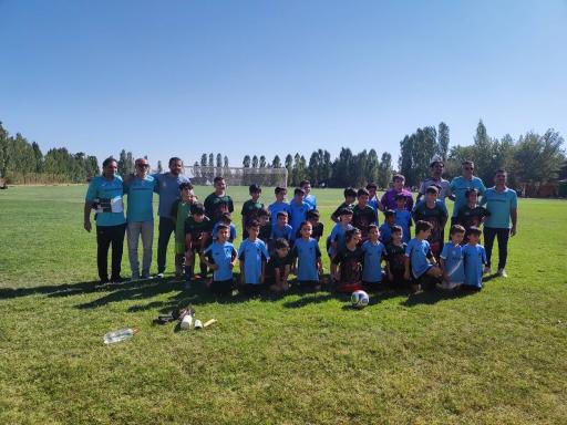 عکس زمین چمن دانشگاه