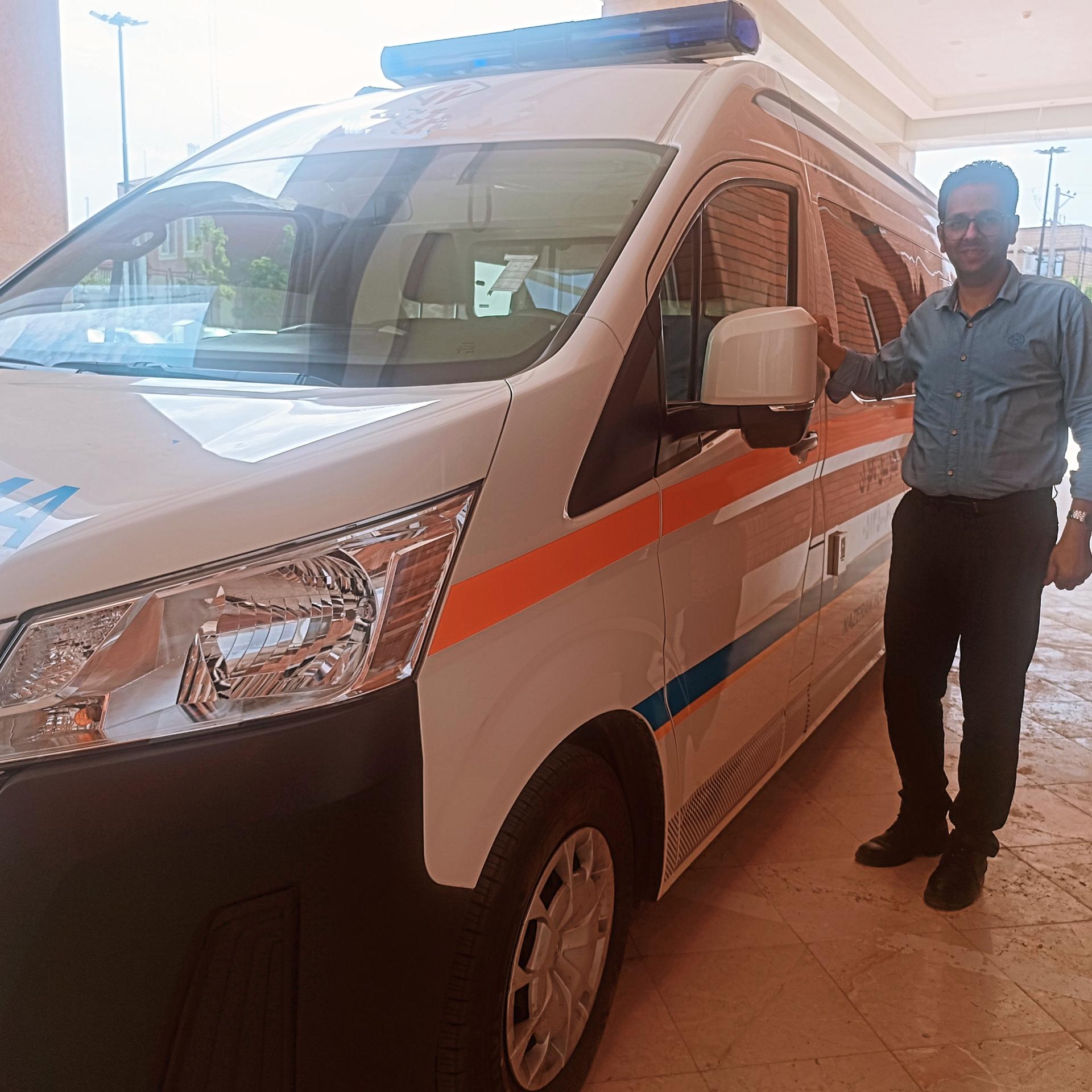 عکس آمبولانس خصوصی گلستان سلامت