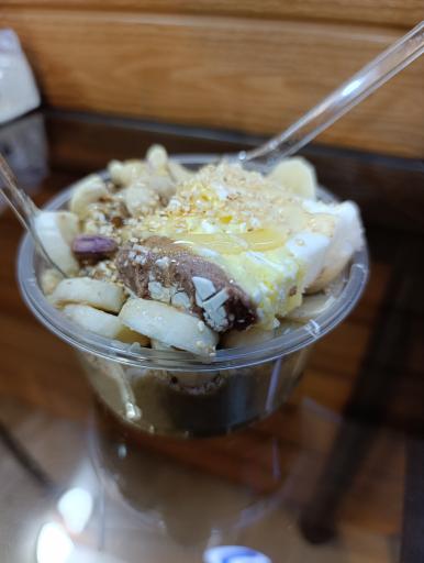 عکس آبمیوه و بستنی آلبالو