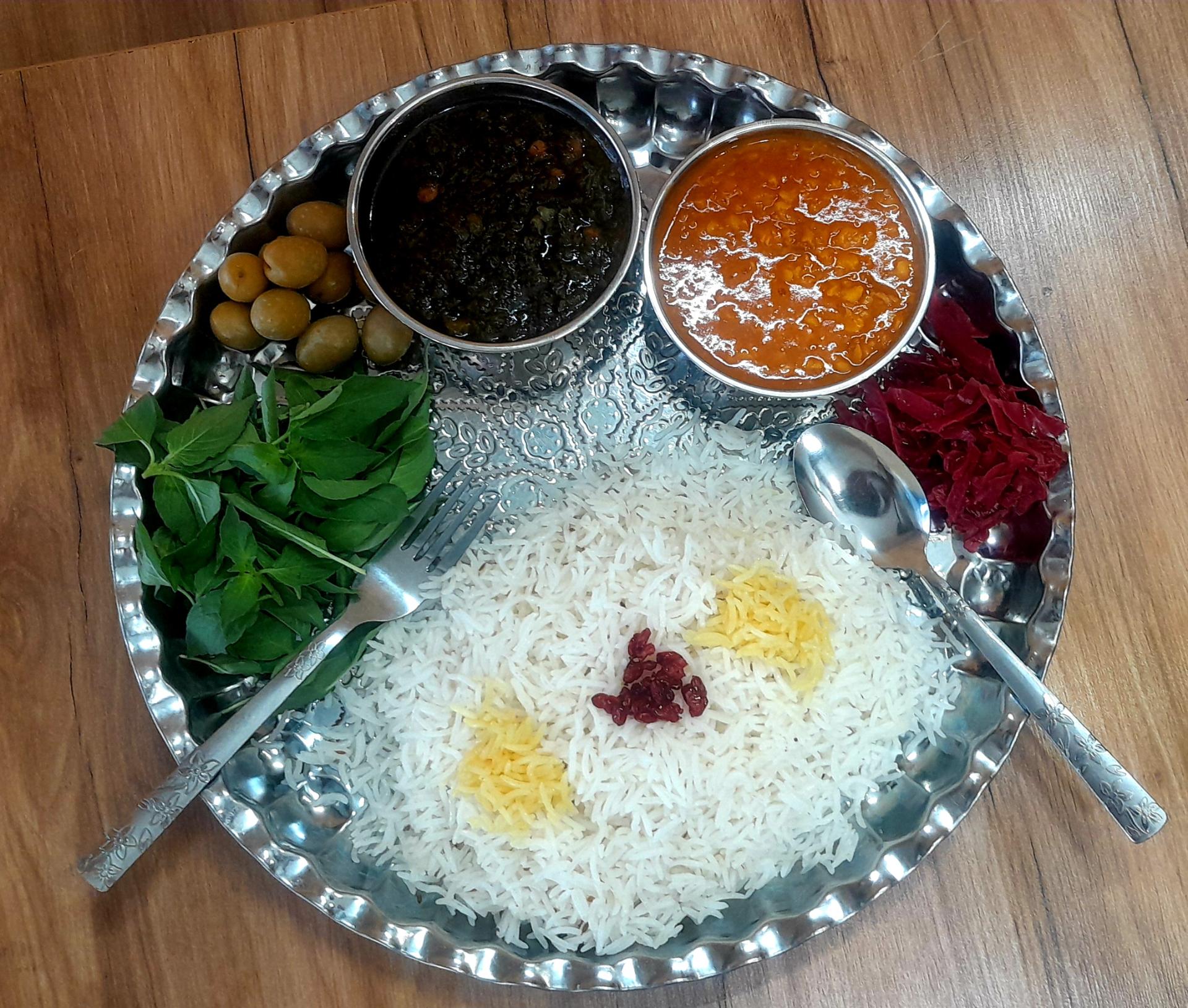 عکس غذاخوری و بیرون بر سیمرغ