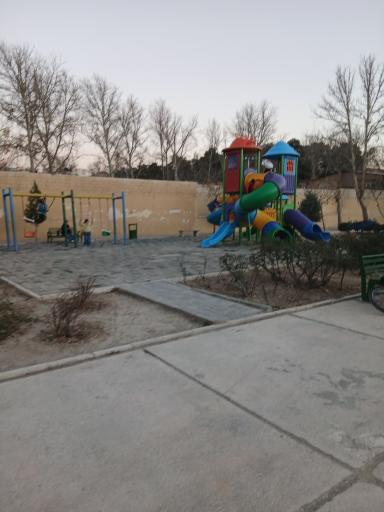 عکس زمین بازی کودکان