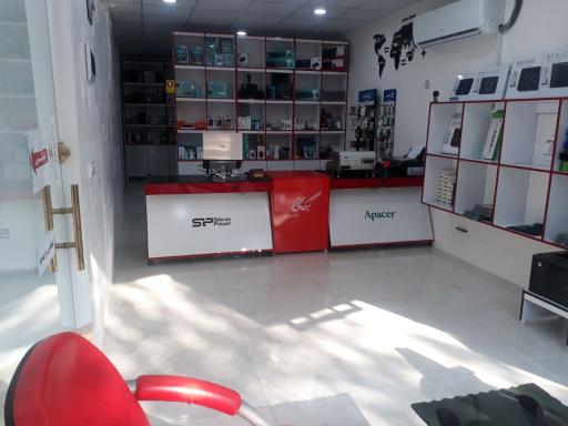 عکس فروشگاه کامپیوتر کیکاوسی