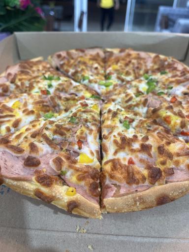 عکس فست فود پُ تِ تُ