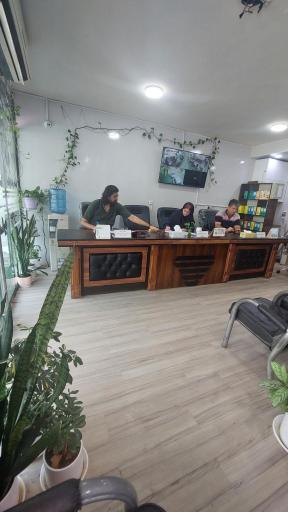 عکس مشاورین املاک ایران ملک