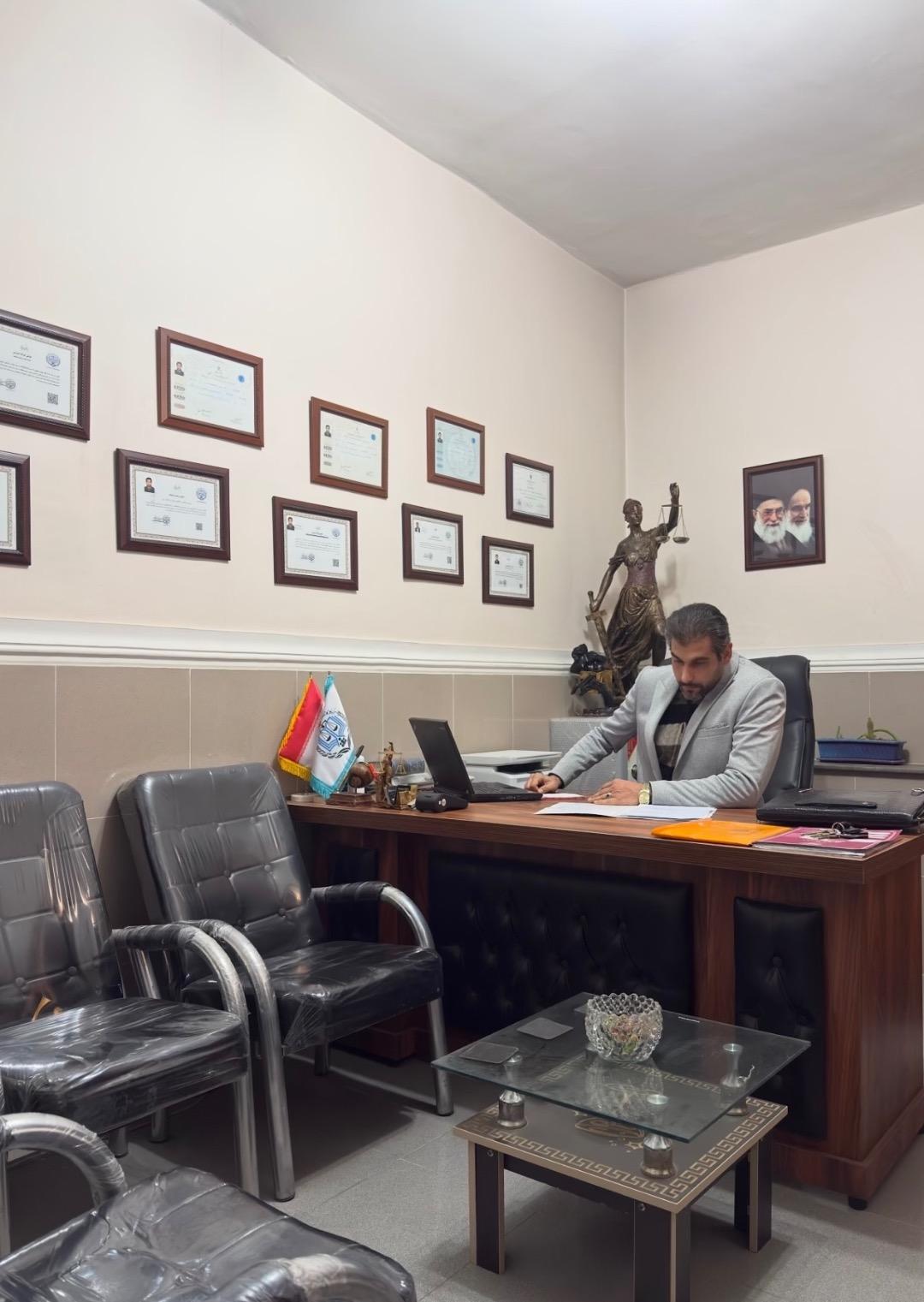 عکس وکیل پژمان جعفری