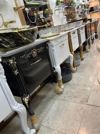 عکس فروشگاه درخشان کنتراست