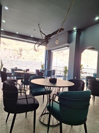 عکس علی کافه