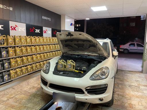 عکس اتوسرویس وِنِنو