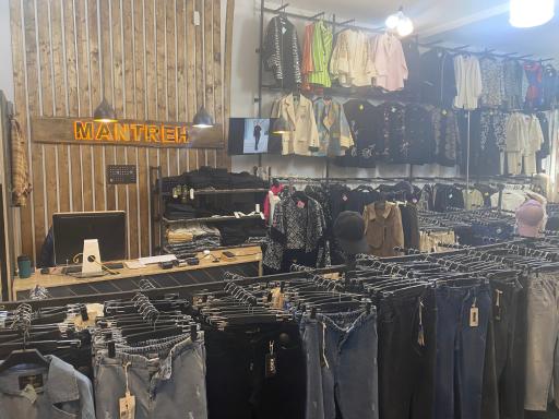 عکس فروشگاه پوشاک مانتره