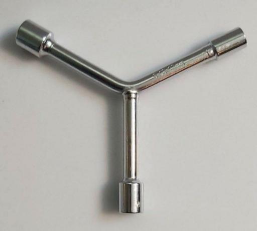 عکس فروشگاه ابزار خاتم