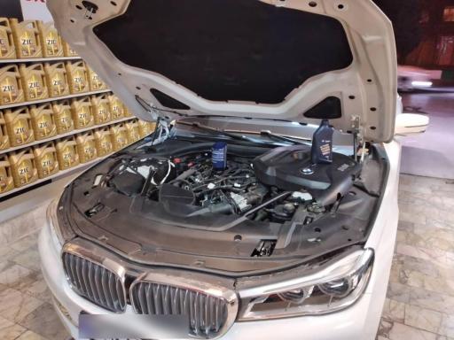 عکس اتوسرویس وِنِنو