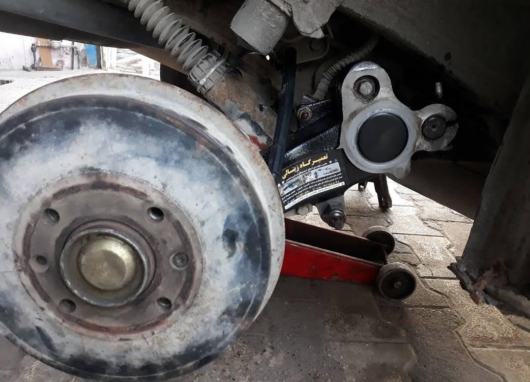 عکس تعمیرگاه خودرو زینالی