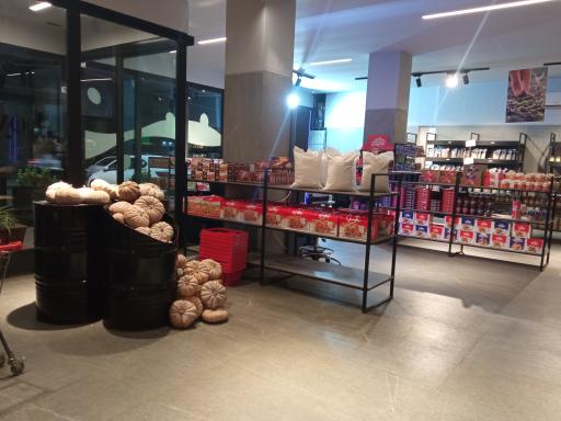 عکس فروشگاه لویه رودبار