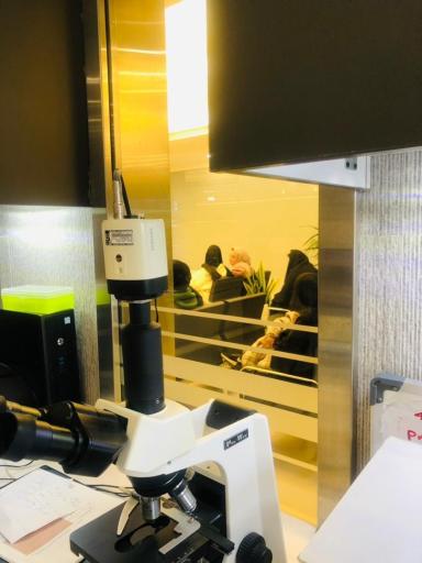 عکس آزمایشگاه دکتر رحیمی